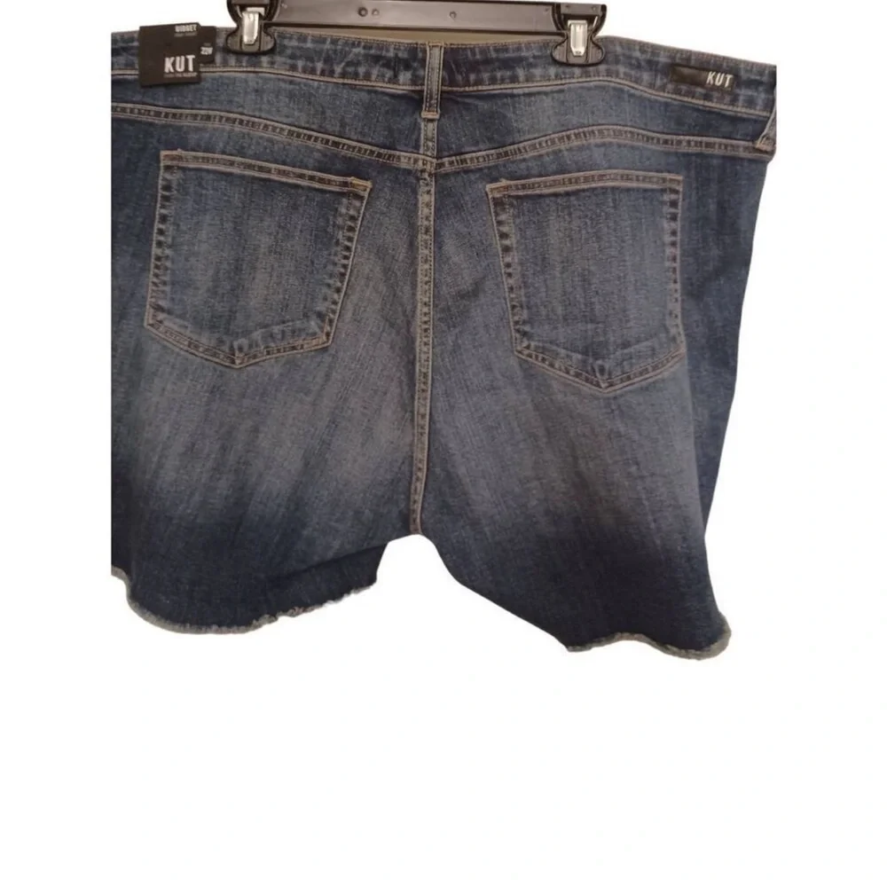 NWT KUT FROM THE KLOTH Shorts some fading SZ:,22W - Picture 2 of 6